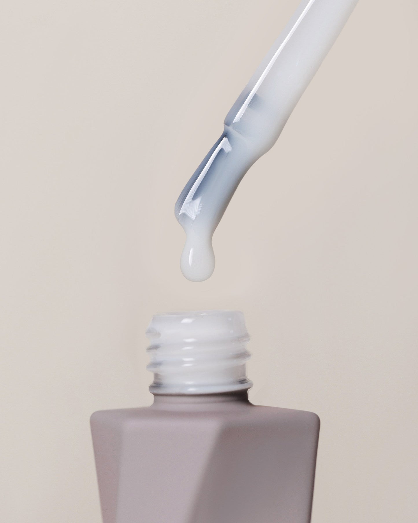 Rubber Cover Base Milky White – Essence – Baza Rubber 10ml
