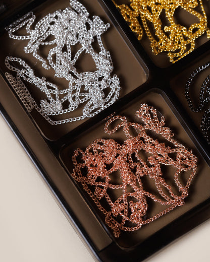 Fine Chain Luxe – Micro Nail Chains